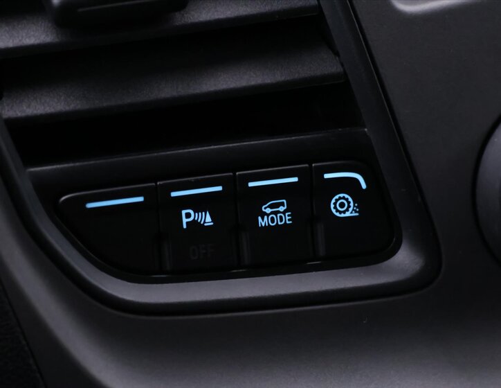 Ford Transit Kombi 2,0 l 96 kw