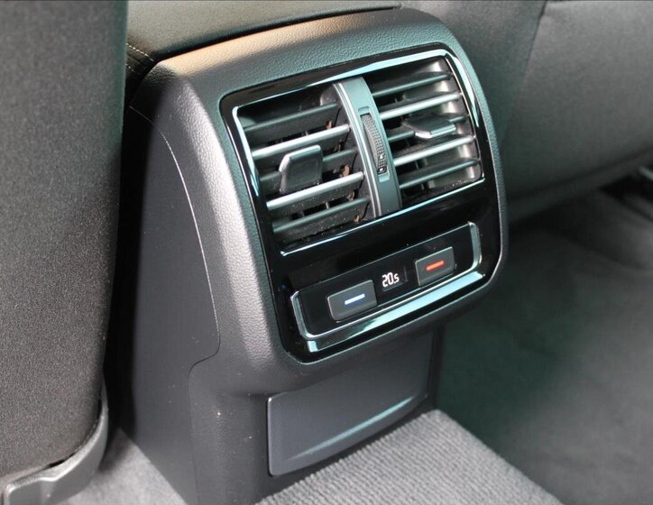 Volkswagen Passat 30