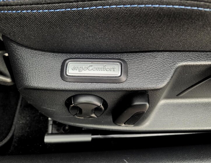 Volkswagen Passat Kombi 1,4 l 160 kw