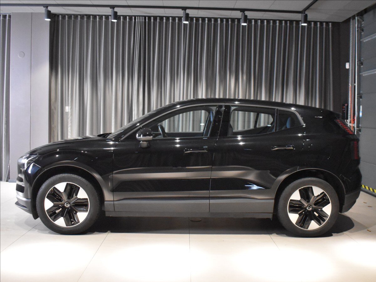 Volvo EX30 SUV / Terénní 0,0 200 kw