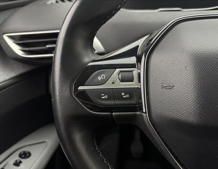 Peugeot 3008 SUV / Terénní 1,2 l 96 kw