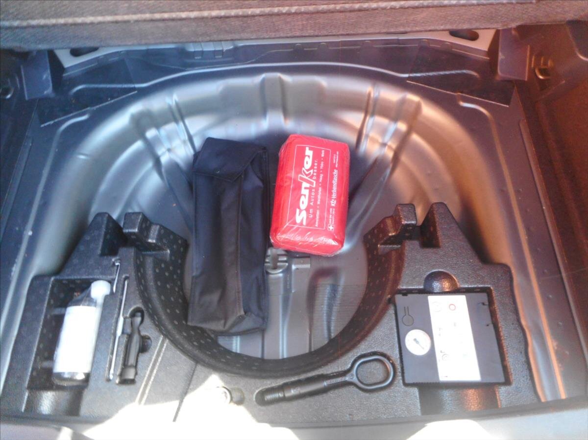 Volkswagen T-Roc SUV / Terénní 1,5 l 110 kw