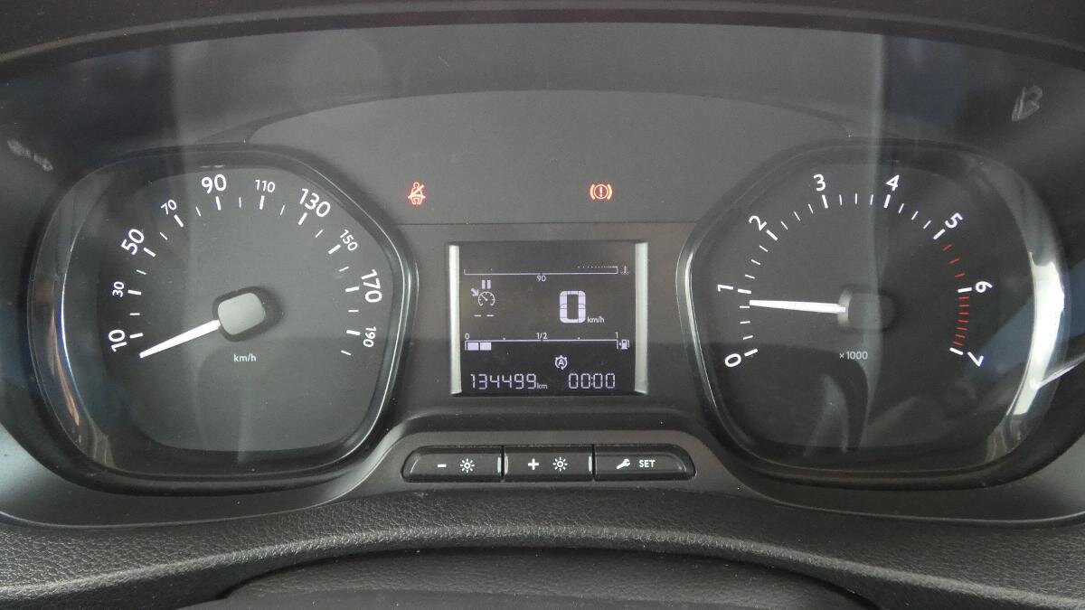 Opel Vivaro Užitková 2,0 l 106 kw