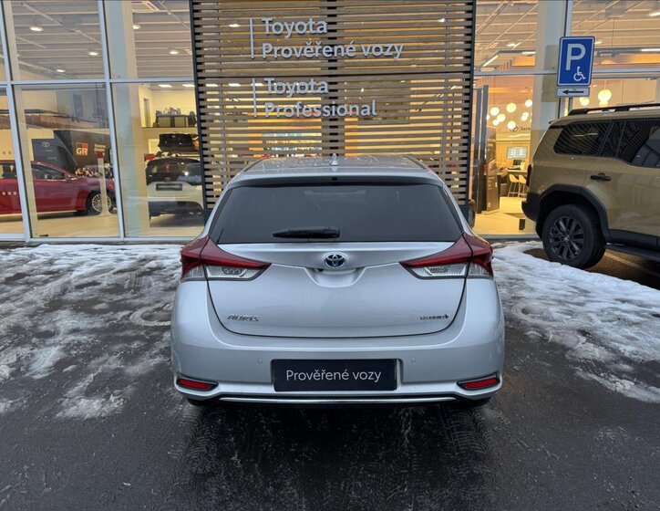 Toyota Auris Hatchback 1,8 l 73 kw