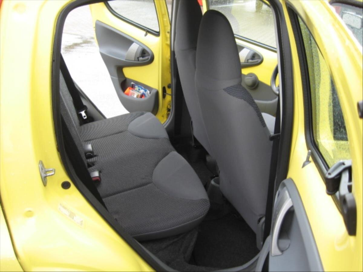 Peugeot 107 Hatchback 998,0 50 kw