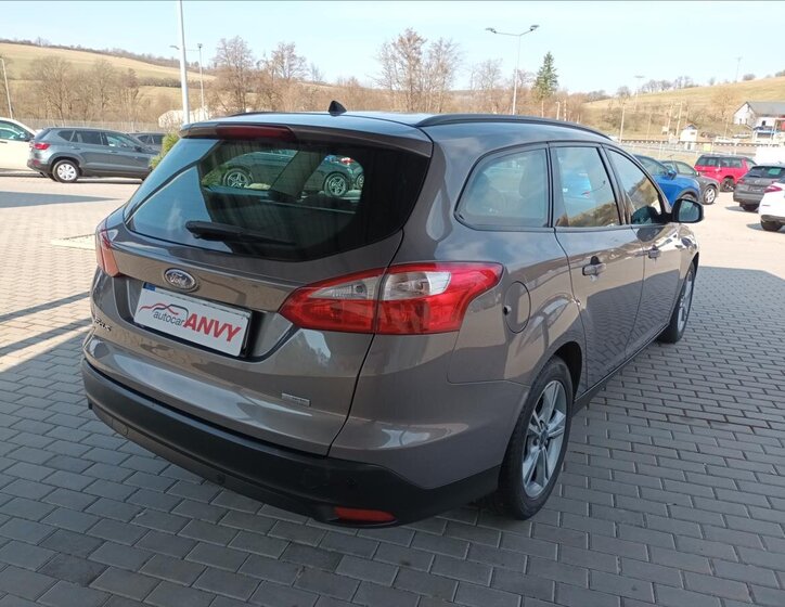 Ford Focus Kombi 998,0 92 kw