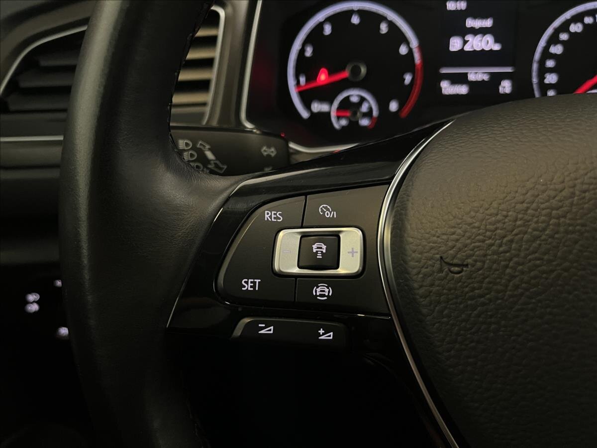 Volkswagen T-Roc SUV 1,5 l 110 kw