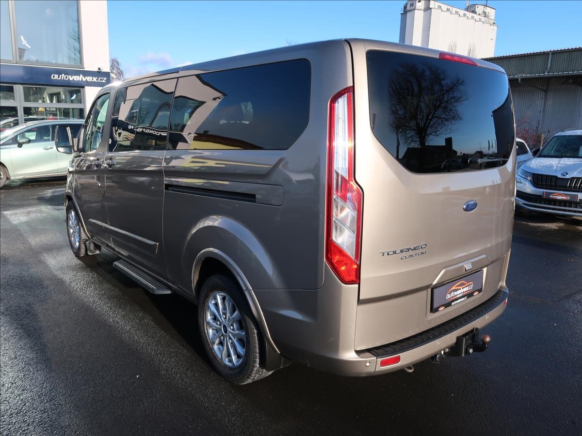 Ford Tourneo Custom MPV 2,0 l 96 kw