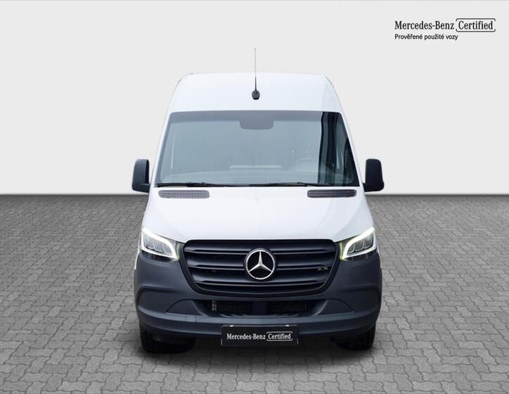 Mercedes-Benz Sprinter 8