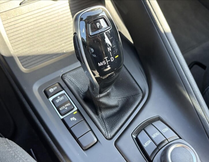 BMW X1 Kombi 1,5 l 100 kw