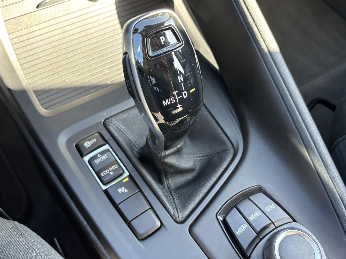 BMW X1 Kombi 1,5 l 100 kw