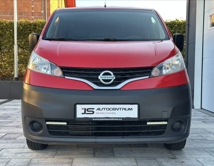 Nissan NV200 2