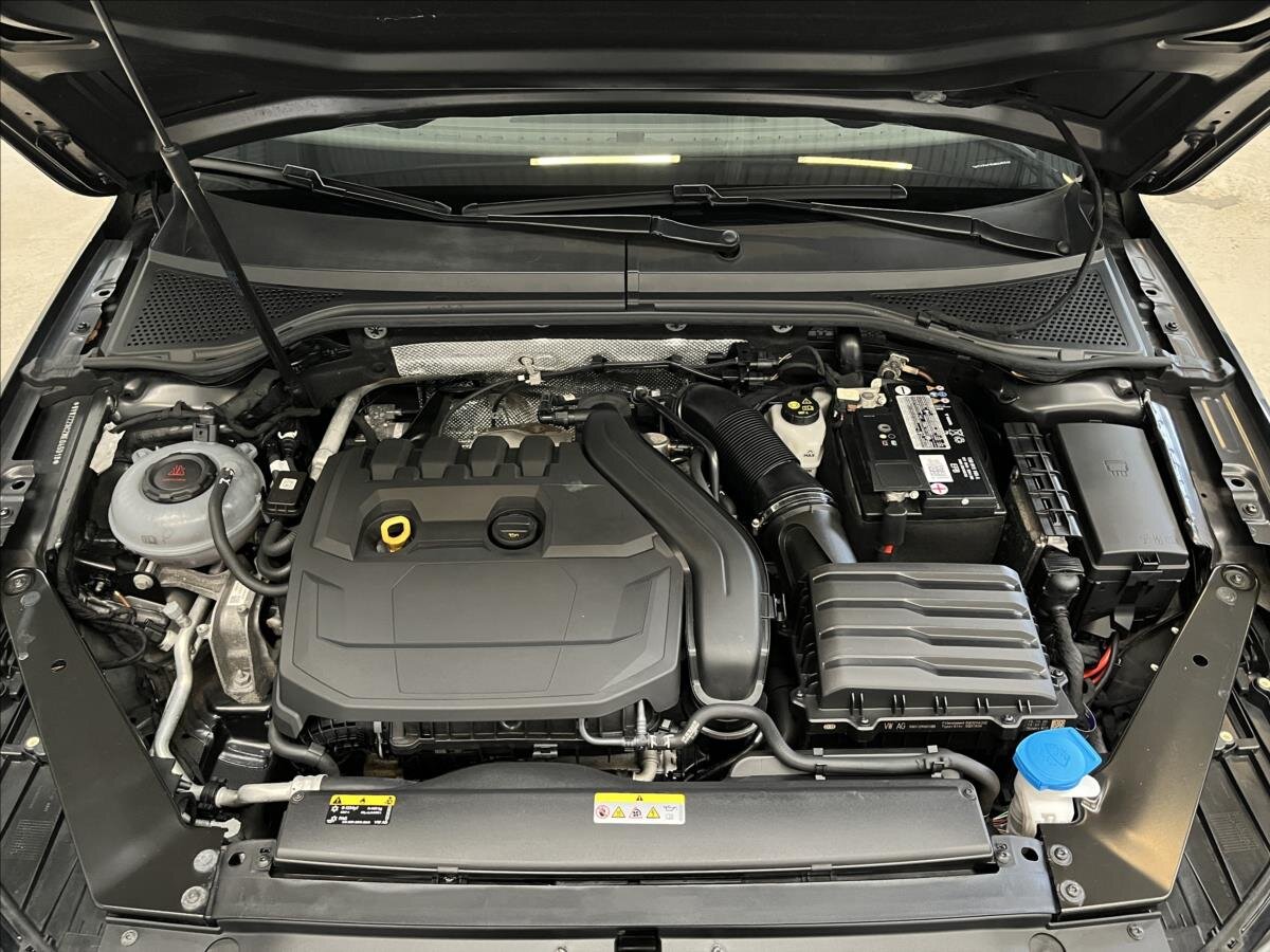 Volkswagen Passat Sedan / Limuzína 1,5 l 110 kw