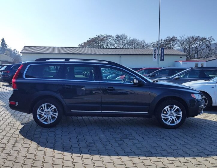Volvo XC70 Kombi 2,4 l 158 kw