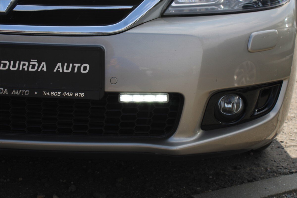 Renault Latitude Sedan / Limuzína 2,0 l 127 kw