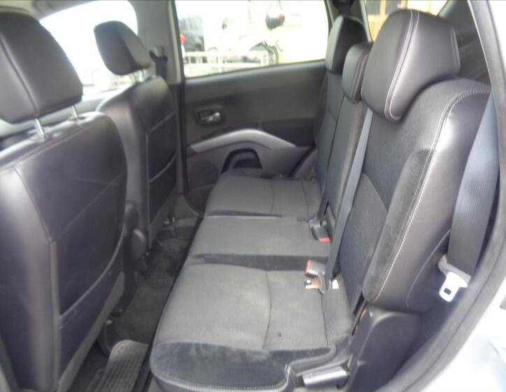 Mitsubishi Outlander 13