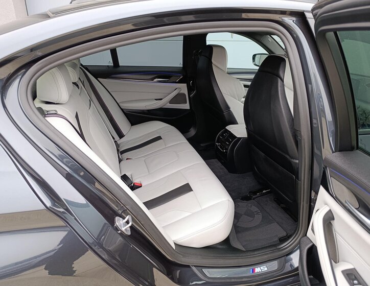 BMW M5 Sedan 4,4 l 460 kw