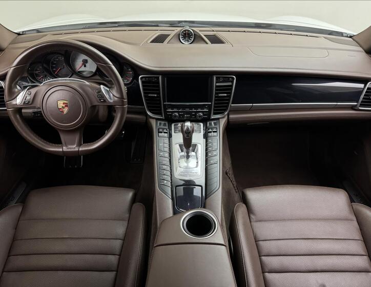 Porsche Panamera 7