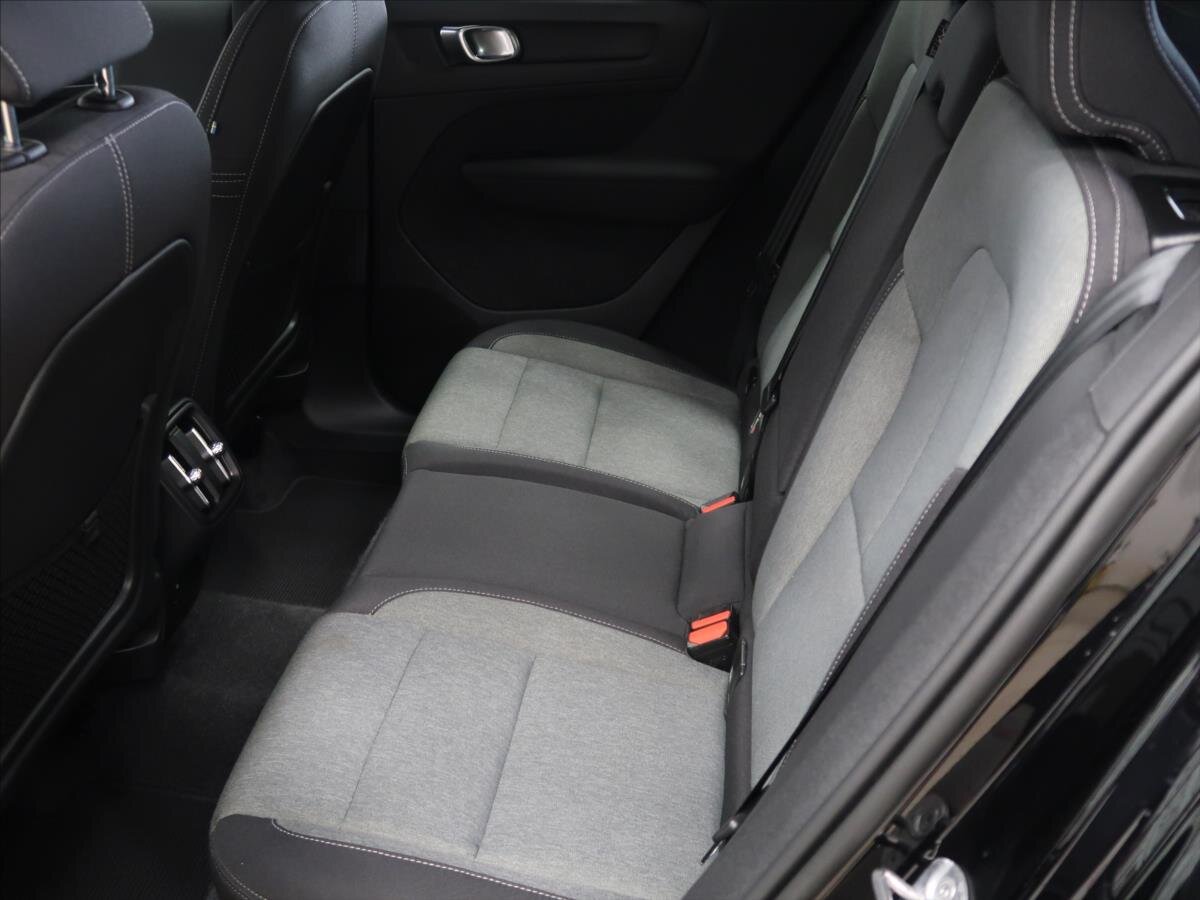 Volvo XC40 Kombi 2,0 l 145 kw