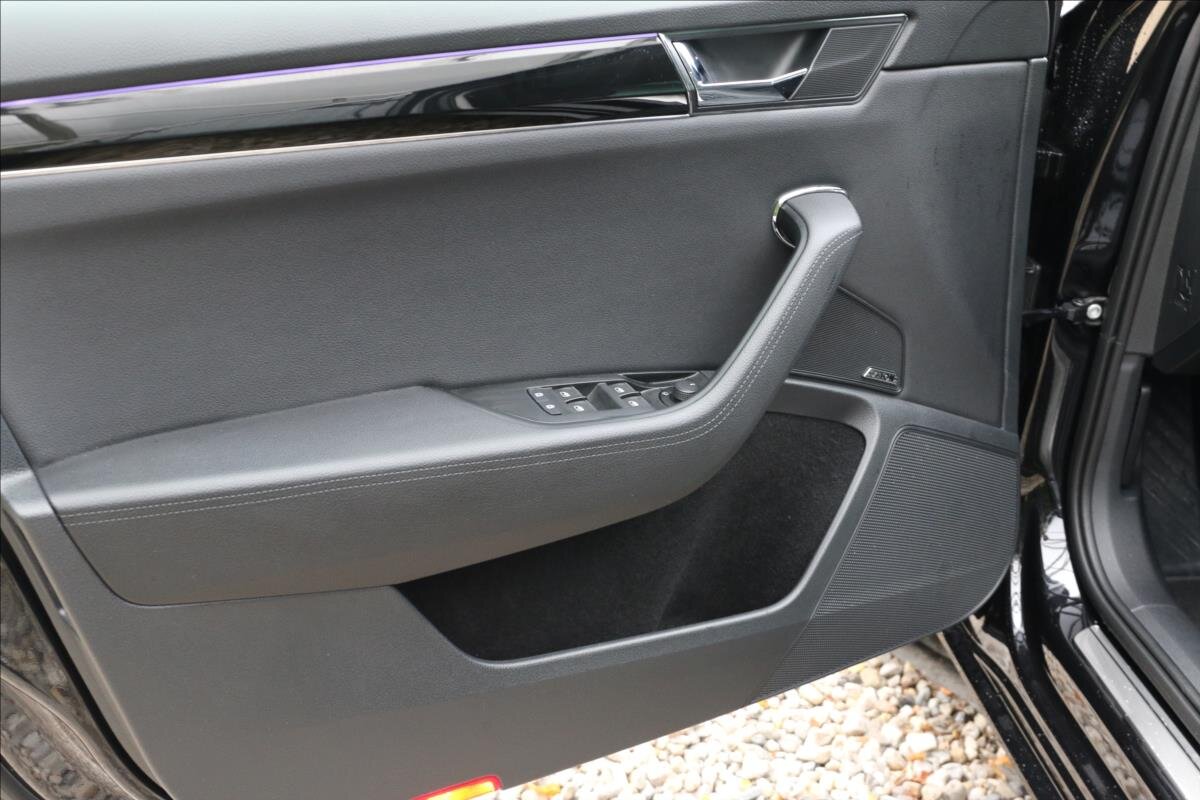 Škoda Superb Sedan / Limuzína 2,0 l 140 kw