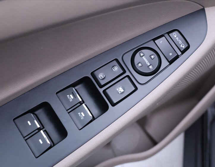 Hyundai Tucson SUV 1,6 l 100 kw