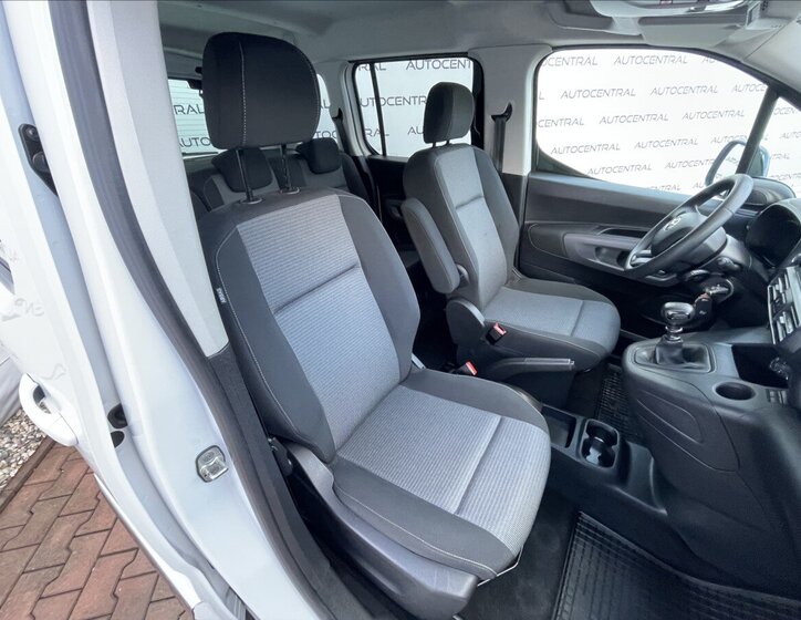 Toyota ProAce City Verso MPV 1,2 l 81 kw