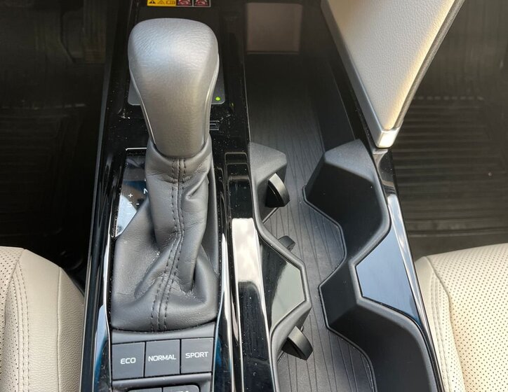 Toyota Camry Sedan / Limuzína 2,5 l 137 kw