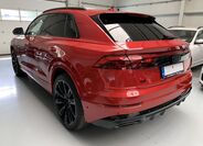 Audi Q8 4