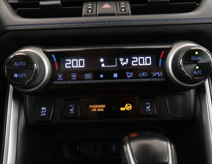 Toyota RAV4 SUV / Terénní 2,5 l 131 kw