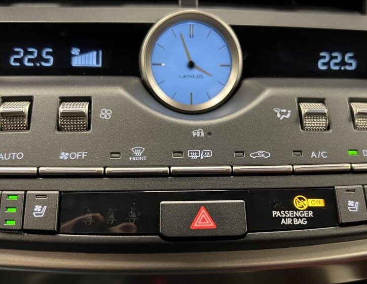 Lexus NX 300h SUV 2,5 l 145 kw