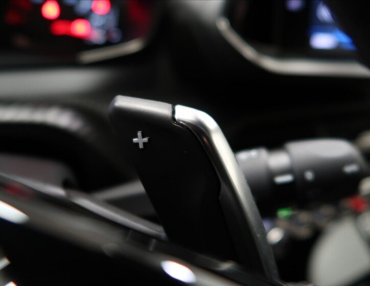 Peugeot 2008 Hatchback 1,2 l 96 kw