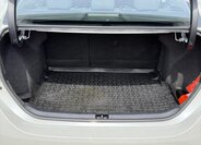 Toyota Corolla Sedan / Limuzína 1,6 l 97 kw