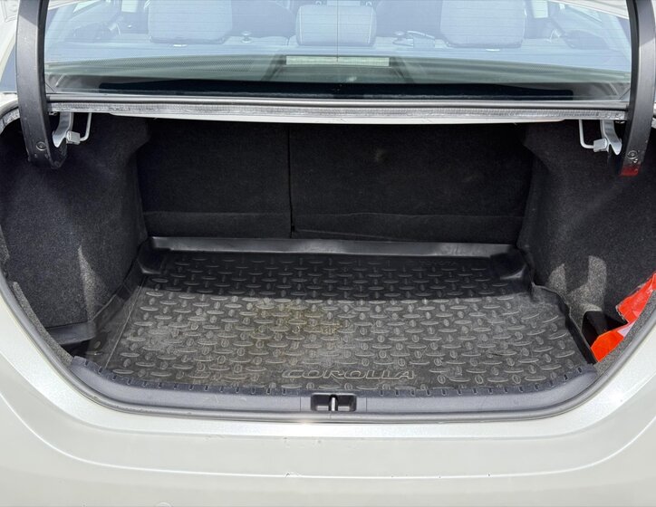 Toyota Corolla Sedan / Limuzína 1,6 l 97 kw