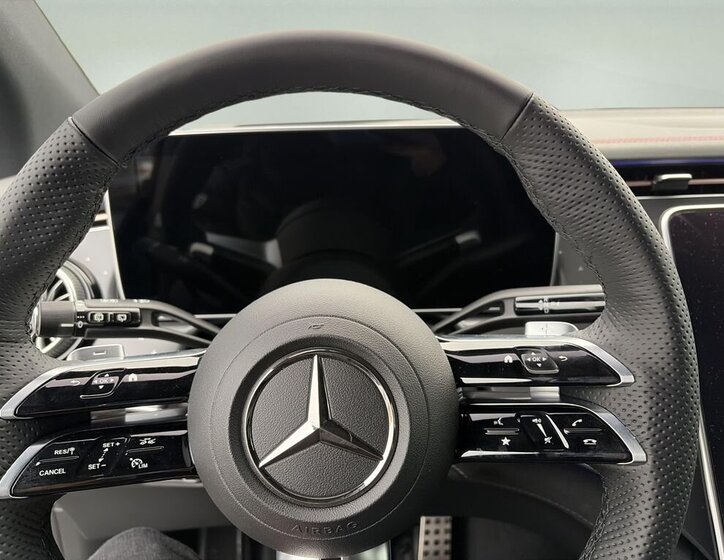 Mercedes-Benz Ostatní SUV 1,0 330 kw