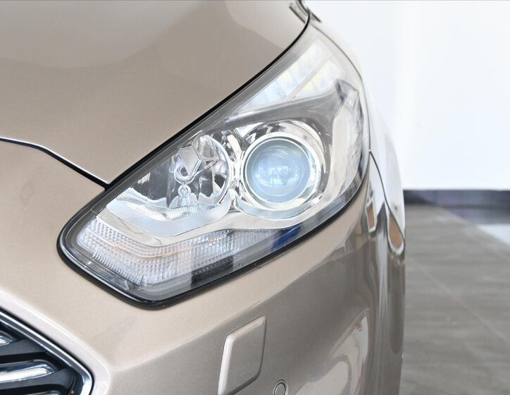 Ford S-MAX MPV 2,0 l 110 kw