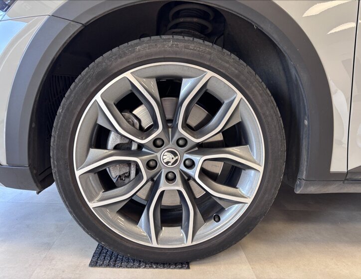 Škoda Superb Kombi 2,0 l 206 kw