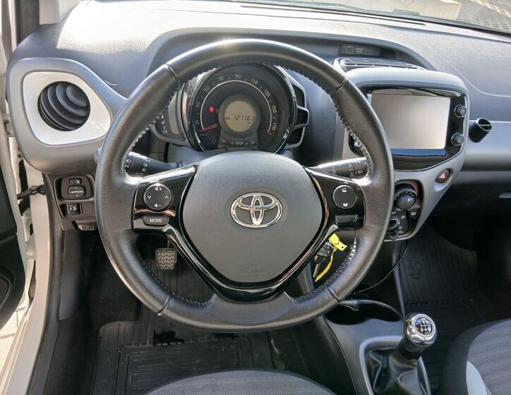 Toyota Aygo Hatchback 998,0 53 kw