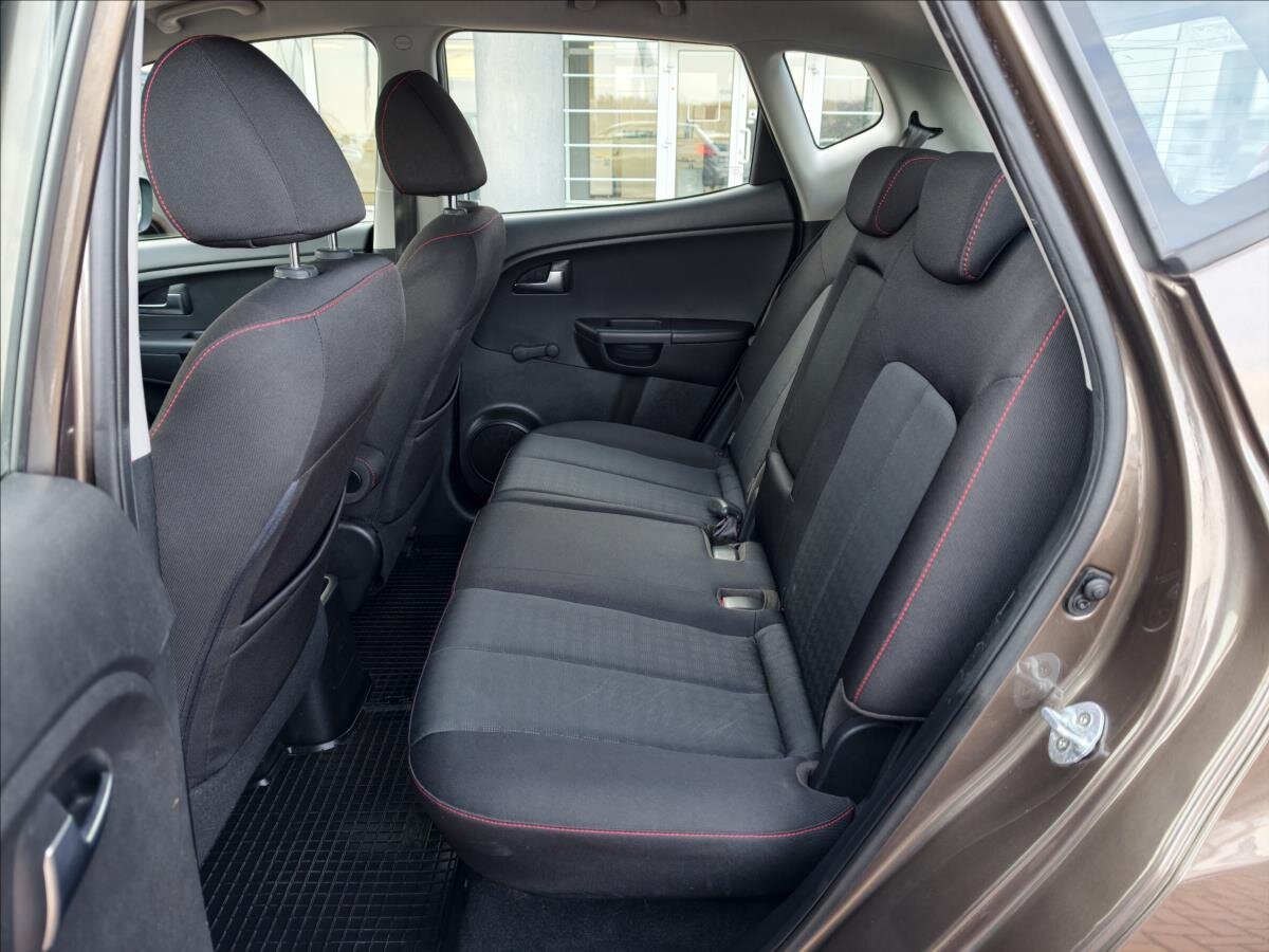 KIA Venga Hatchback 1,4 l 66 kw