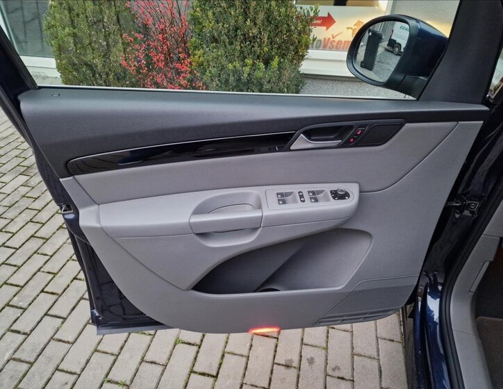 Volkswagen Sharan 38