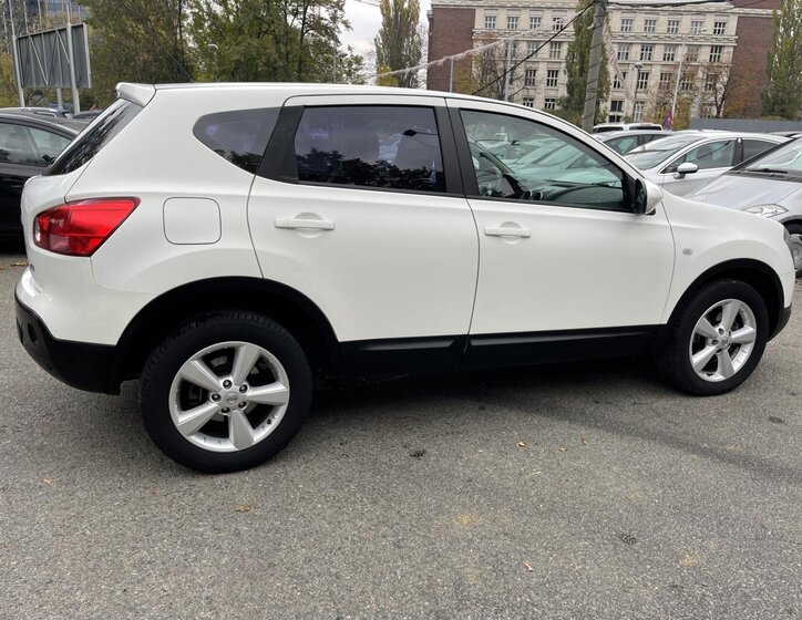 Nissan Qashqai SUV / Terénní 2,0 l 110 kw