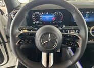 Mercedes-Benz GLA 13