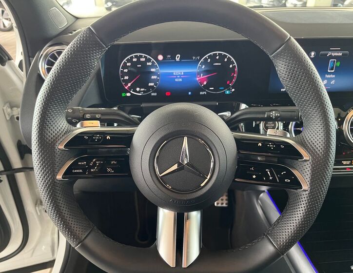 Mercedes-Benz GLA 13