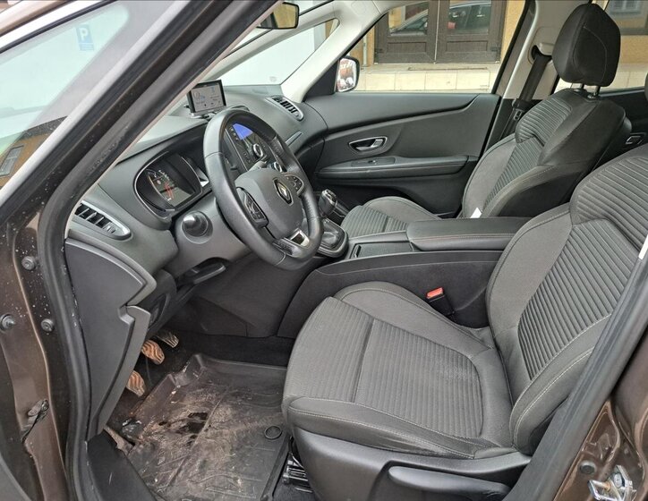 Renault Grand Scénic 25