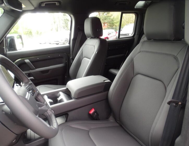 Land Rover Defender SUV / Terénní 3,0 l 183 kw