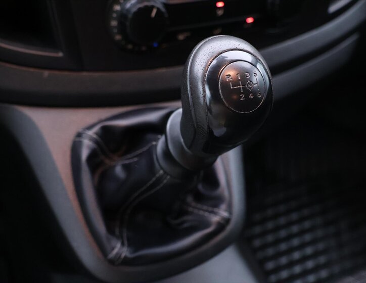 Mercedes-Benz Vito 25