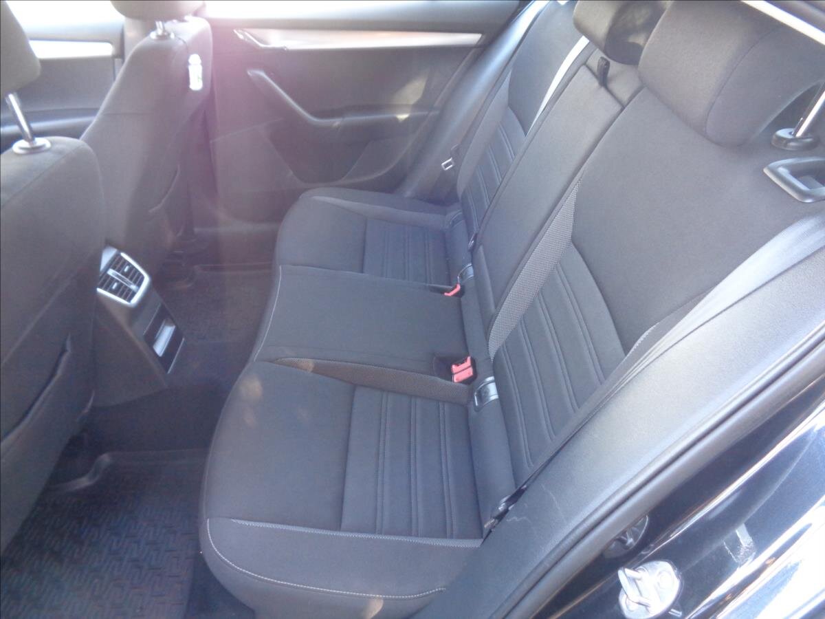 Škoda Octavia Sedan / Limuzína 1,6 l 85 kw