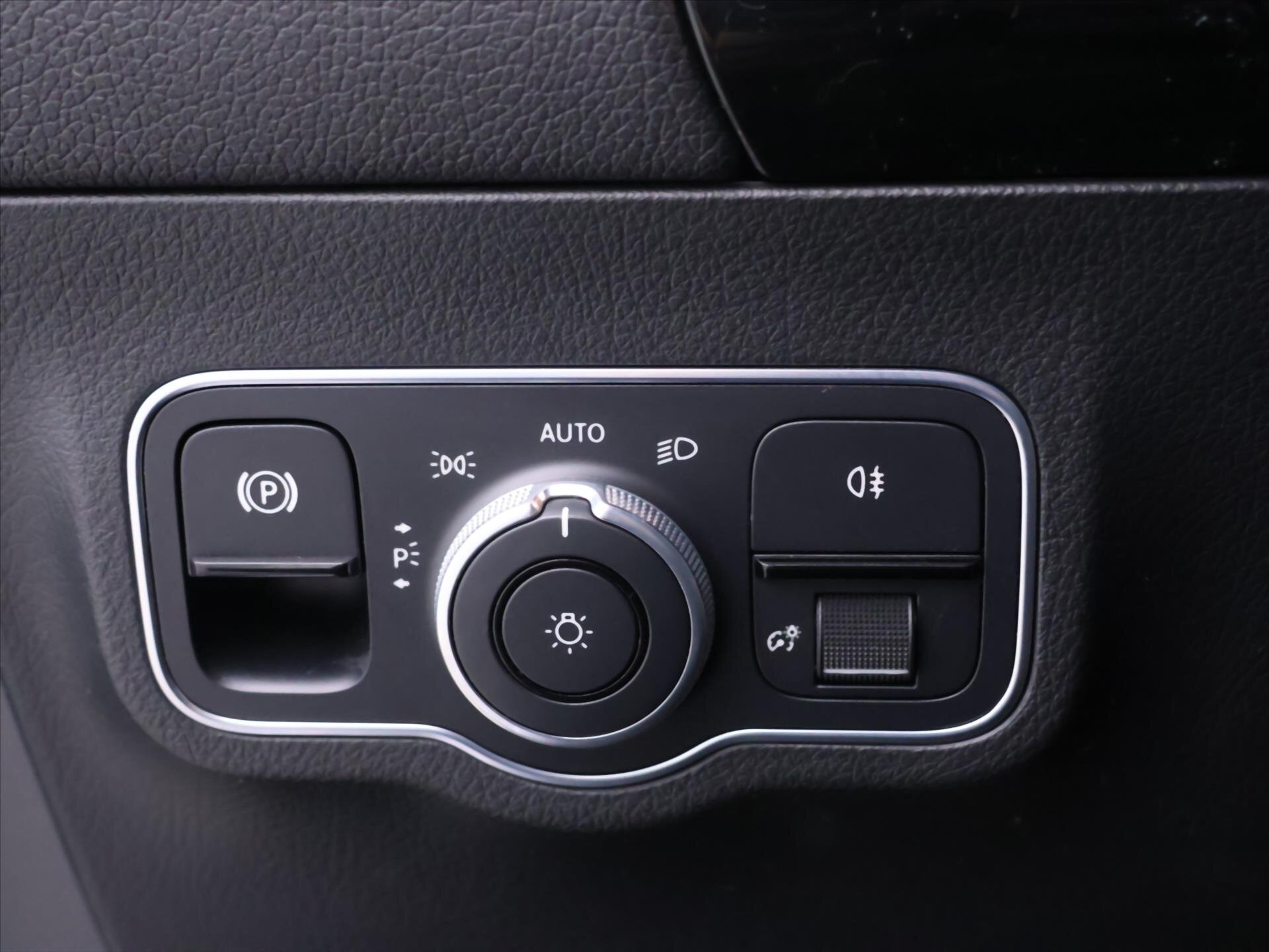 Mercedes-Benz Třídy B Hatchback 2,0 l 110 kw