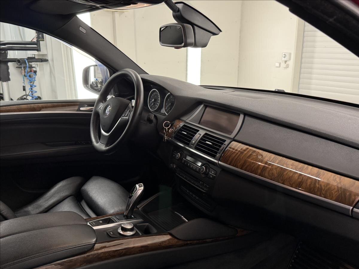 BMW X6 SUV / Terénní 3,0 l 225 kw