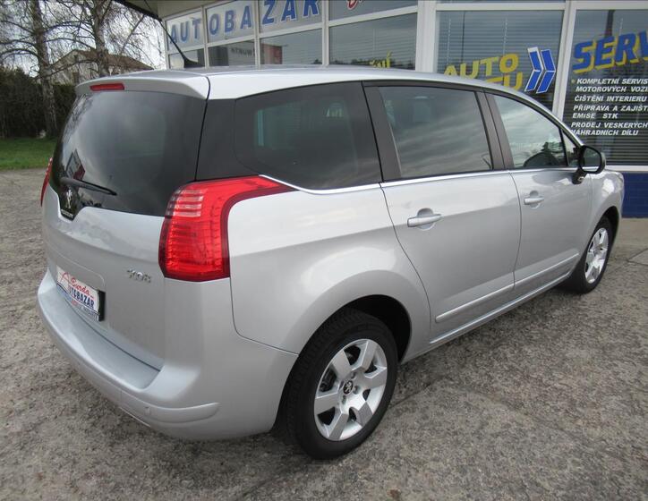 Peugeot 5008 4