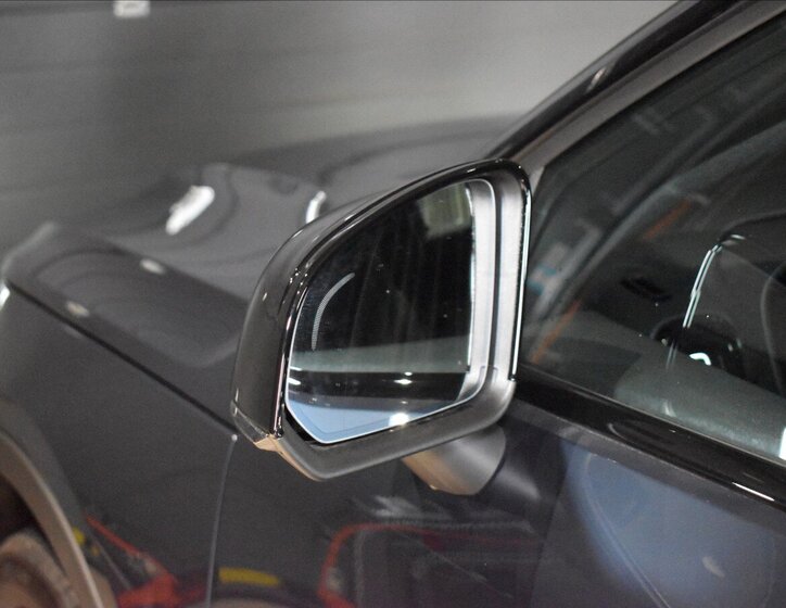 Volvo EC40 SUV 0,0 185 kw